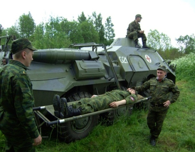 Раненым военнослужащим в мотострелковом танковом батальоне оказывается. Бронированная медицинская машина БММ-80. БММ 80 внутри. БММ-2. БММ линза.