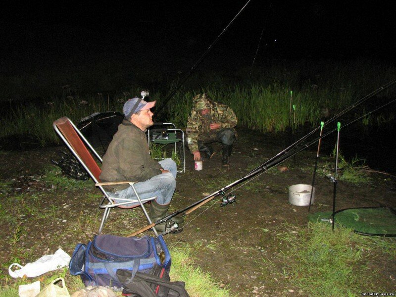Ловить рыбу ночью. Ночная рыбалка. Ночная рыбалка на карпа. Ночная рыбалка летом. Рыбалка летом ночью.